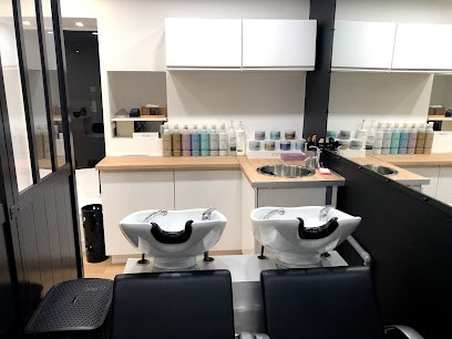 Les Ciseaux D'Alicia, Salon de Coiffure à Clermont-Ferrand