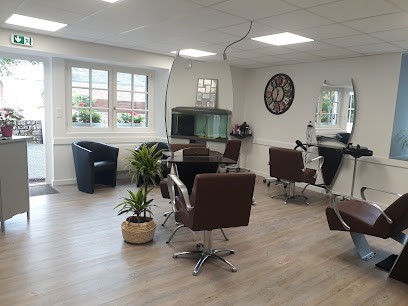 Ciseaux Et Compagnie, Salon de Coiffure au Guerno