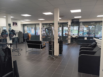 Mona'm Hair - Salon De Coiffure Coiffeur à Sarcelles