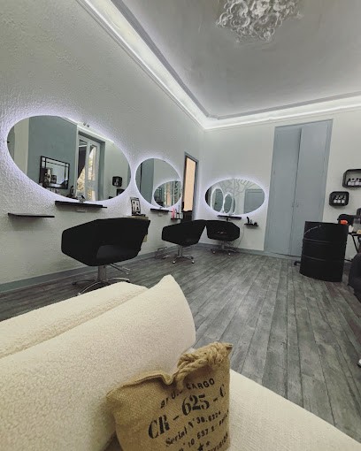 My Apartment, Salon de Coiffure à Ollioules