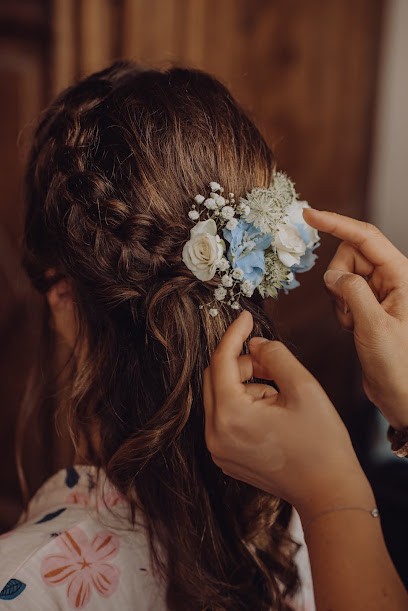 Coiffure à domicile - Comme a la maison, Coiffeur à Domicile à Meyrargues