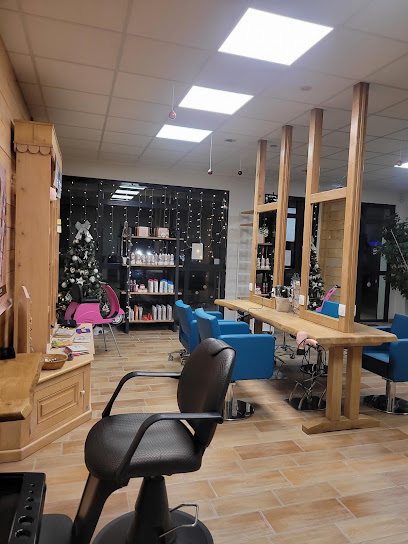 L'atelier De Laura Coiffeur à Pierrefontaine-les-Varans