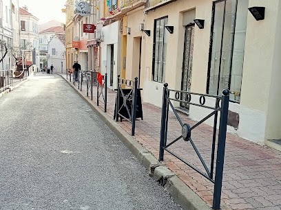 Tant Qu'il Y Aura Des Femmes, Salon de Coiffure à Saint-Raphaël