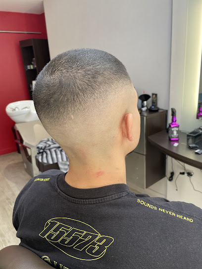 Christian The Barber, Barbier à Gramat