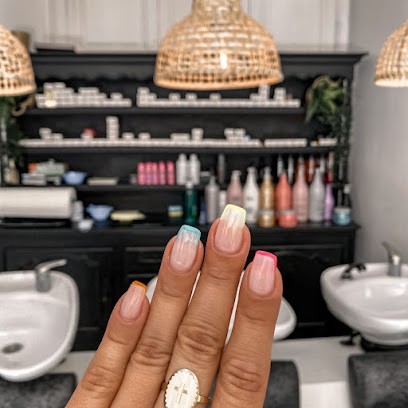 Lily Beauté (Manucure et Coiffure), Salon de Coiffure à Grenade