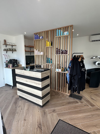 Le Salon D'a Côté Par Cynthia, Coiffeur à Magnières