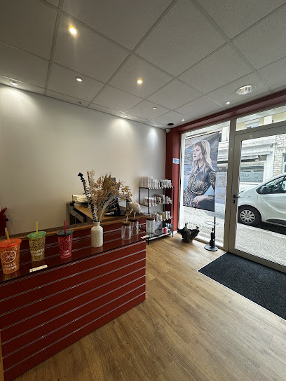 Les Ciseaux D'enzo Coiffeur à Rouffignac-Saint-Cernin-de-Reilhac