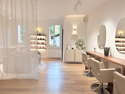 Aura Salon En Aparté Coiffeur à Annecy