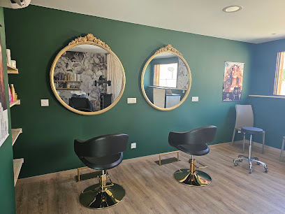 L'atelier Coiffure Nevian, Coiffeur à Névian