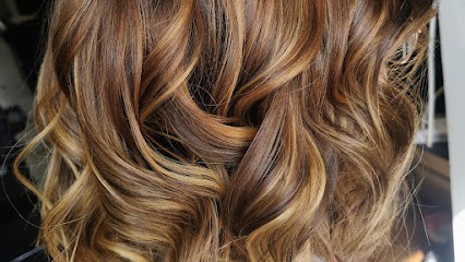 Kelly Ck, Coiffeur à Domicile à Trouhans