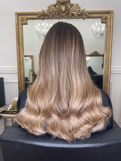 L' Atelier du 8 (Palais de l’Élysée) Lissage brésilien & Colorations, Salon de Coiffure à Paris 08