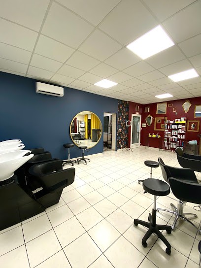 Intemporelle, Salon de Coiffure à Saint-Privat-des-Vieux