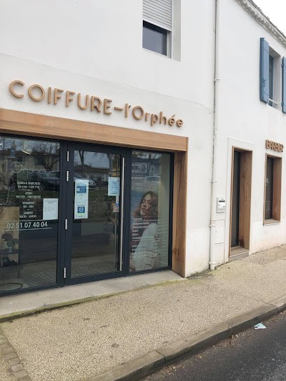 Cyril Bazin Coiffeur Créateur, Salon de Coiffure à Beaulieu-sous-la-Roche