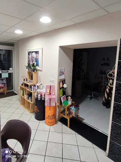 Alyas, Salon de Coiffure à Mozac