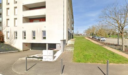 Maison de beauté, Salon de Coiffure à Polliat