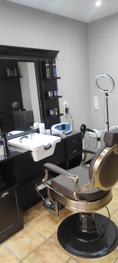 Carré Noir Homme Coiffeur à Dijon