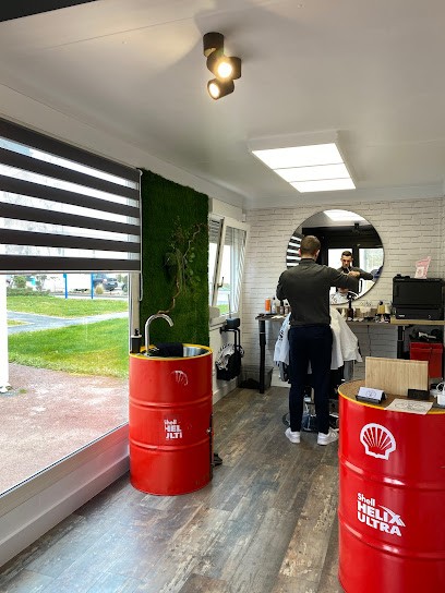 Mister James, Barbier à Grentheville