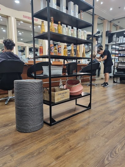 BARBER SHOP TRIFONTAINE, Salon de Coiffure à Saint-Clément-de-Rivière