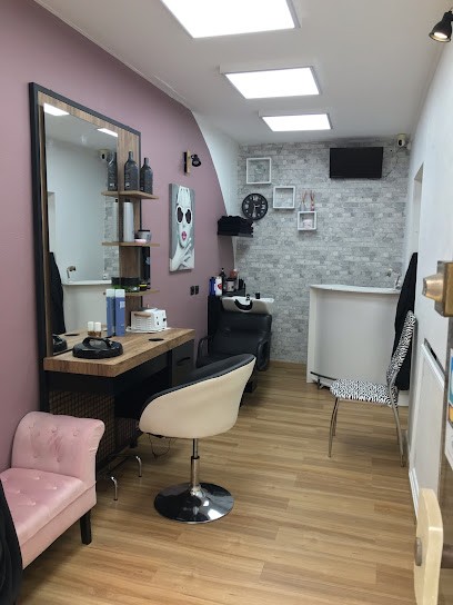 Royal Beauté Coiffure, Salon de Coiffure à Suresnes