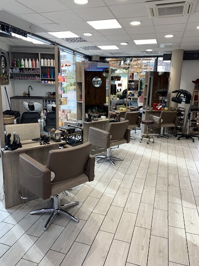 Studio17, Salon de Coiffure à Seynod