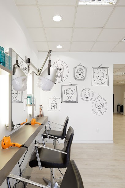 CHEZ VINCENT, Salon de Coiffure à Yffiniac