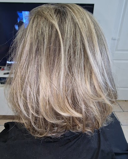 L'instant d'une pause, Coiffeur à Domicile à Longué-Jumelles