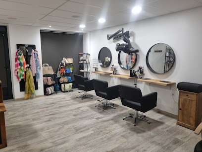 Praline Coiffure, Salon de Coiffure à Saint-Papoul
