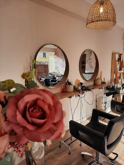 C Dans L'hair, Salon de Coiffure à Seissan