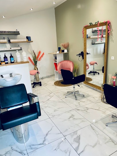 Pimp My Hair by Flo, Salon de Coiffure à Rives
