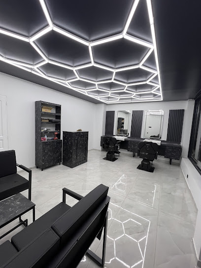 Em Coi̇ffure Coiffeur à la Tour-du-Pin