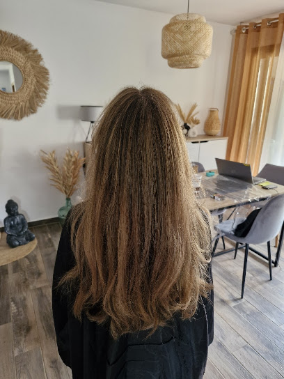 Mina Coiffure - Coiffeuse À Domicile Coiffeur à Bastia