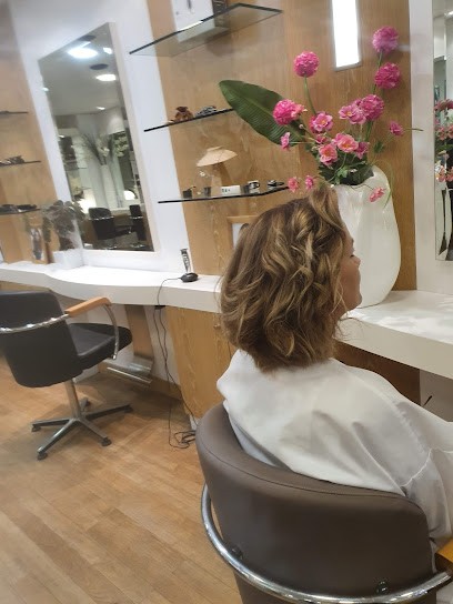 MH Coiffure, Salon de Coiffure à Verdun