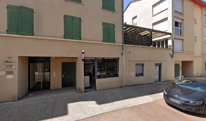 West Barber, Barbier à Brindas