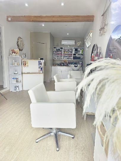 Au Mini Salon, Coiffeur à Bussières