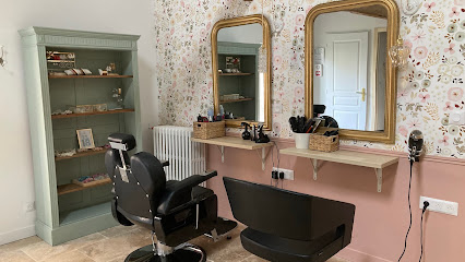 Juliette Louvet Hair Artist Coiffeur à Val-de-Scie