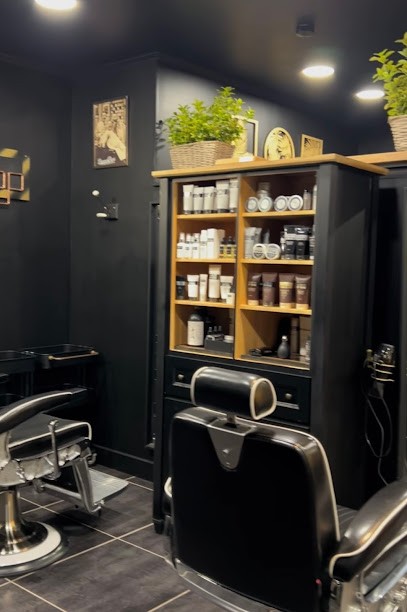 Rêvélation Salon De coiffure Mixte ,barbier barber shop, Salon de Coiffure à Miramas