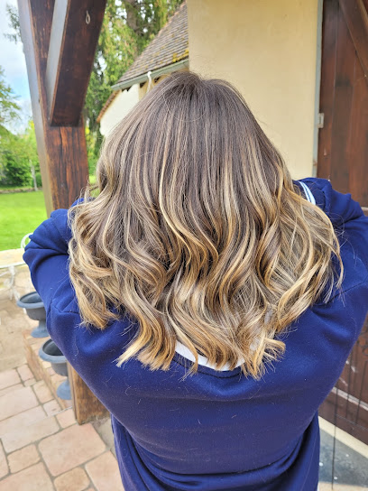 Hair'typh Coiffeur à Marsangy