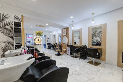Maison Zine Coiffeur à Paris 17