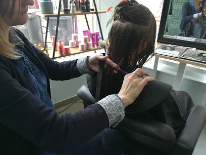 De Mèche Chez Vous, Salon de Coiffure à Hasnon