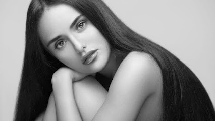 L' Atelier Du 8 (Marais) - Le Spécialiste Du Lissage Brésilien Et De La Coloration, Salon de Coiffure à Paris 04