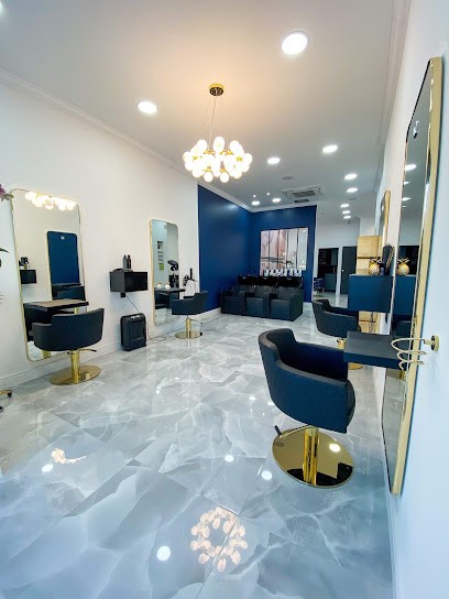 COIFFURE , ONGLES & BARBIER LE COMPTOIR DES FILLES, Salon de Coiffure à Carros