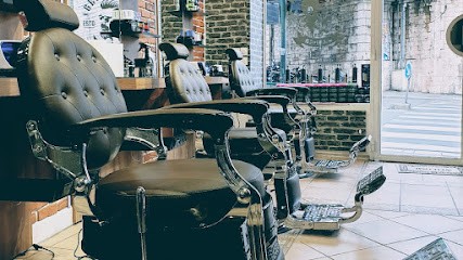 Le Barbier-coiffeur De Longchamp, Salon de Coiffure à Suresnes