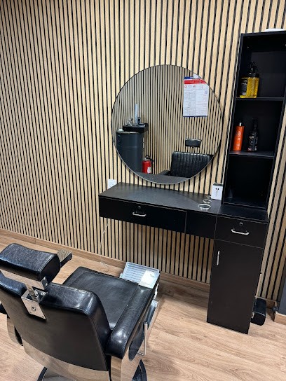 MC Barber - Salon de coiffure pour homme, Barbier à Blois