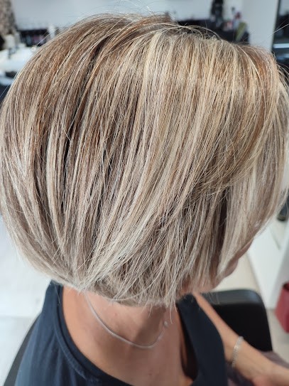 Le Salon Privé By Priscou, Salon de Coiffure à Auterive