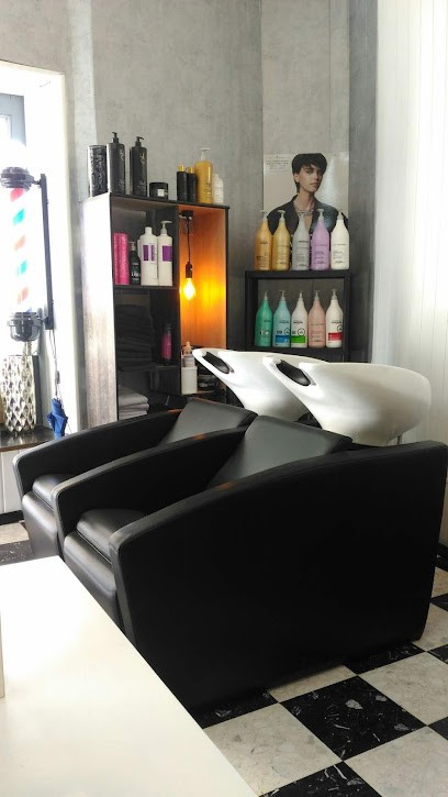 Roperch Chantal, Salon de Coiffure à Laurens