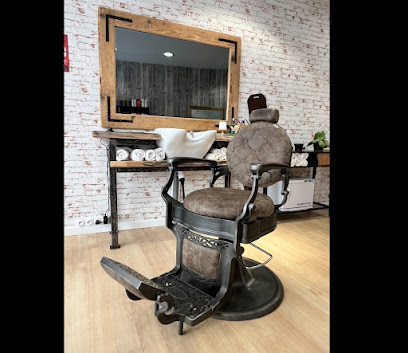 Des Cheveux À La Barbe Coiffeur à Autun