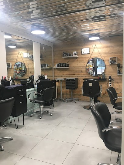 Capillus Coiffure Alain Stuck, Salon de Coiffure à Thônes