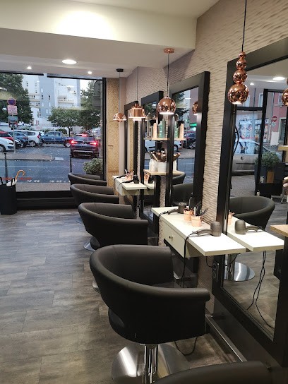 Clam coiffure, Salon de Coiffure à Mâcon