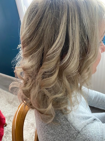 Bourgeois Veron Maite, Coiffeur à Domicile à Laon