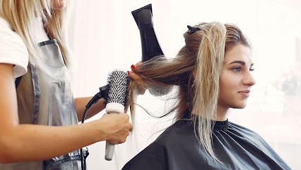 Angélique - Coiffeuse à Domicile, Coiffeur à Domicile à Angoustrine-Villeneuve-des-Escaldes